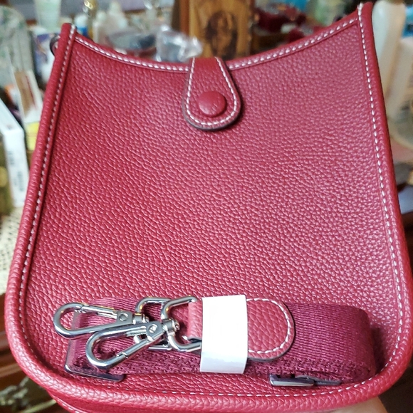 Red Leather Women's Crossbody Bag - Picture 5 of 5
